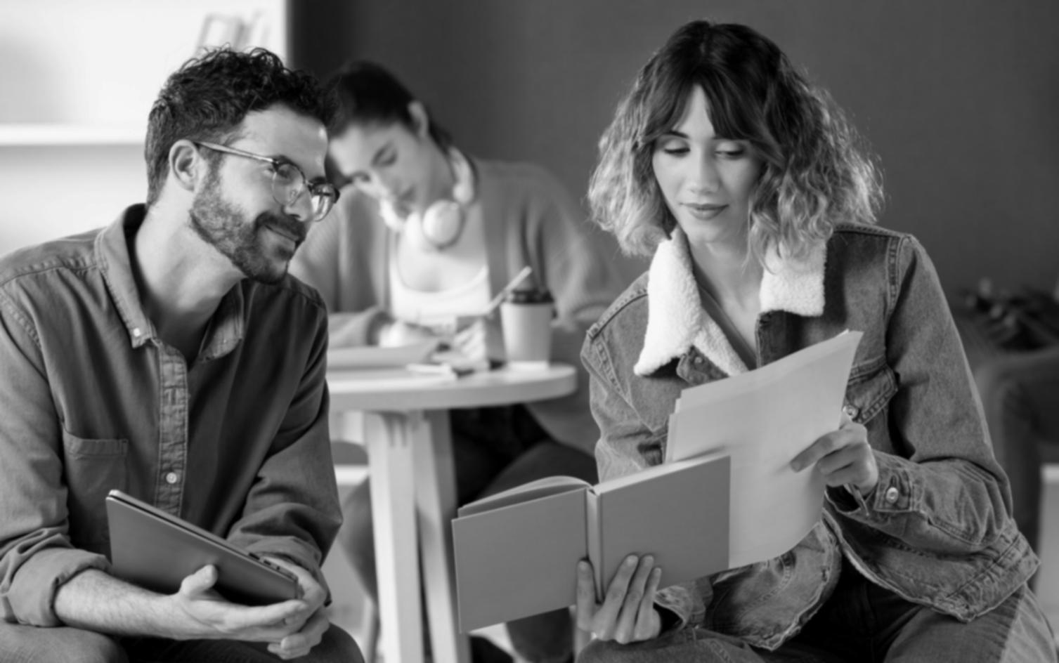 Sesión de trabajo en modelado financiero orivenqualith